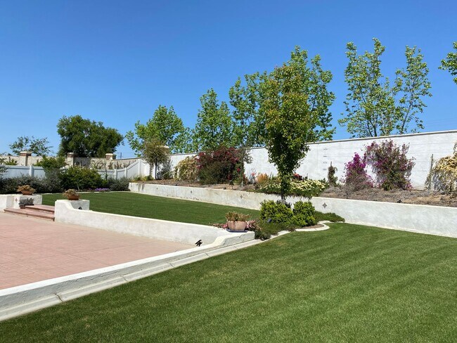 Building Photo - 14816 Huckleberry Dr