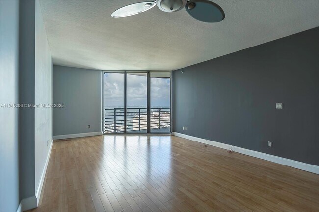Building Photo - 325 S Biscayne Blvd