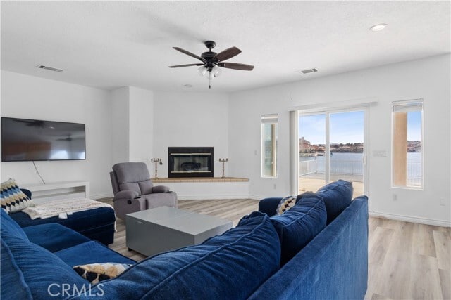 Building Photo - 18075 Lakeview Dr