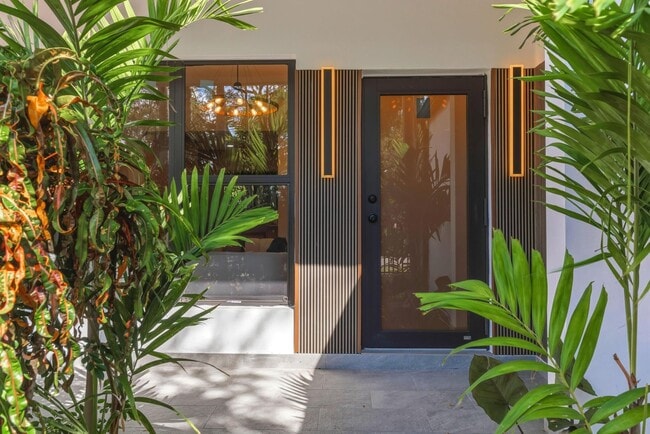 Building Photo - 751 NE 80th St