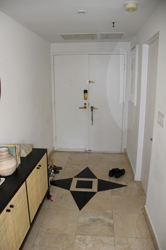 Building Photo - 1834 Brickell Ave