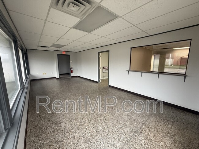 Building Photo - 316 N Mission St