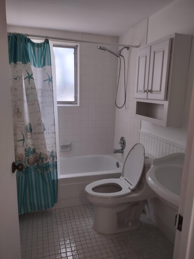 Building Photo - 3212 Strawflower Way