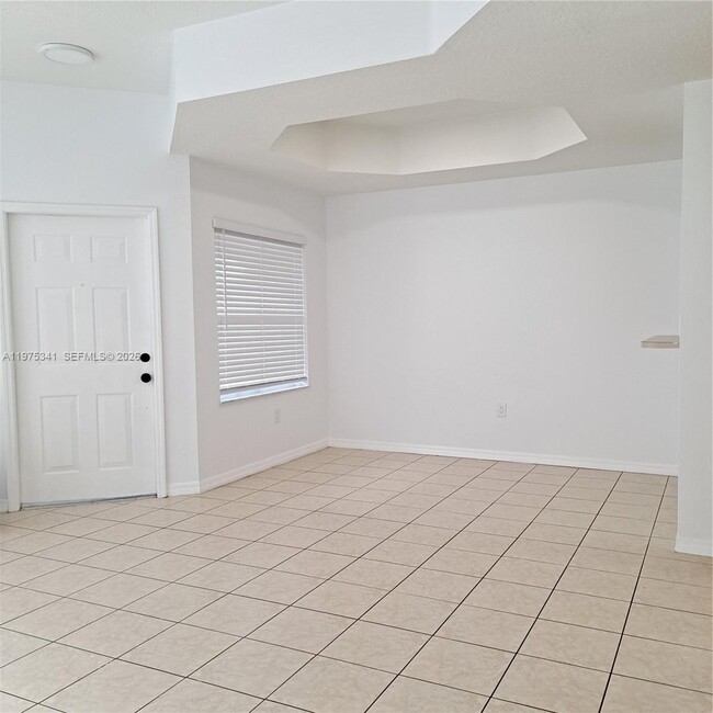 Building Photo - 642 SW 106th Ave