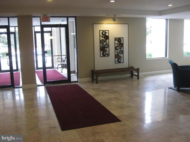 Building Photo - 3100 S Manchester St