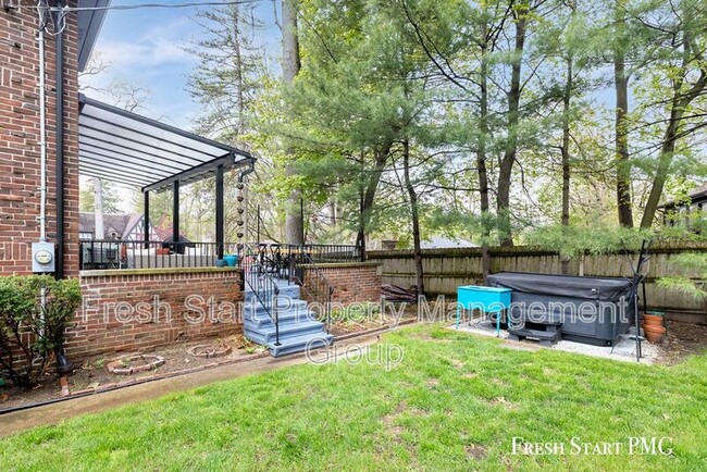Building Photo - 28 Woodmer Ln