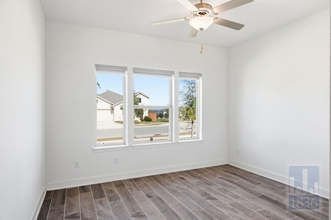 Building Photo - 19312 Fernando Trl