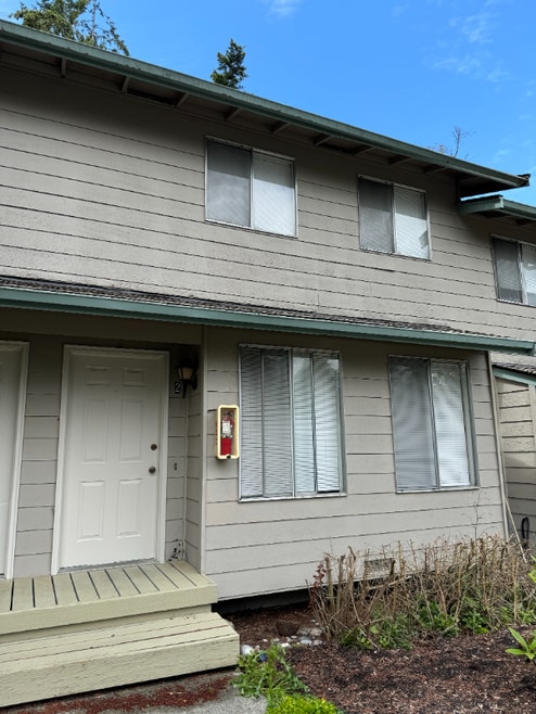 Building Photo - 950 SW Harrier Cir