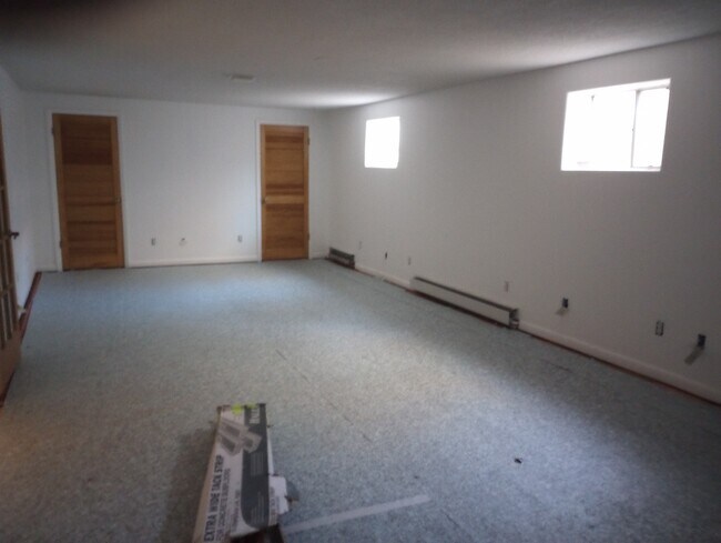 Building Photo - 10842 E Iowa Dr