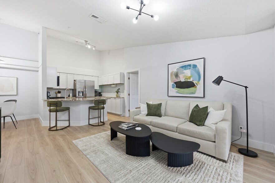 Building Photo - 13810 Sutton Park Dr N