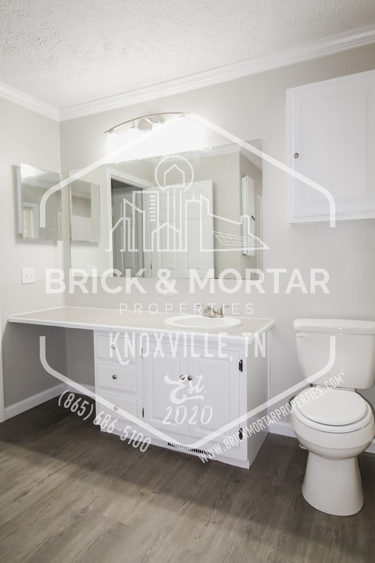 Building Photo - 1733 Lively Rd