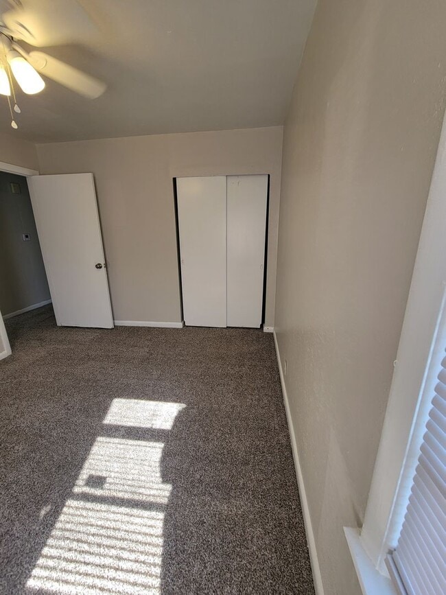 Building Photo - 3 Bedroom 1 Bath Home