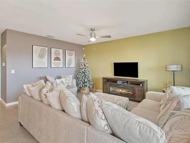 Building Photo - 2585 Ryland Falls Dr