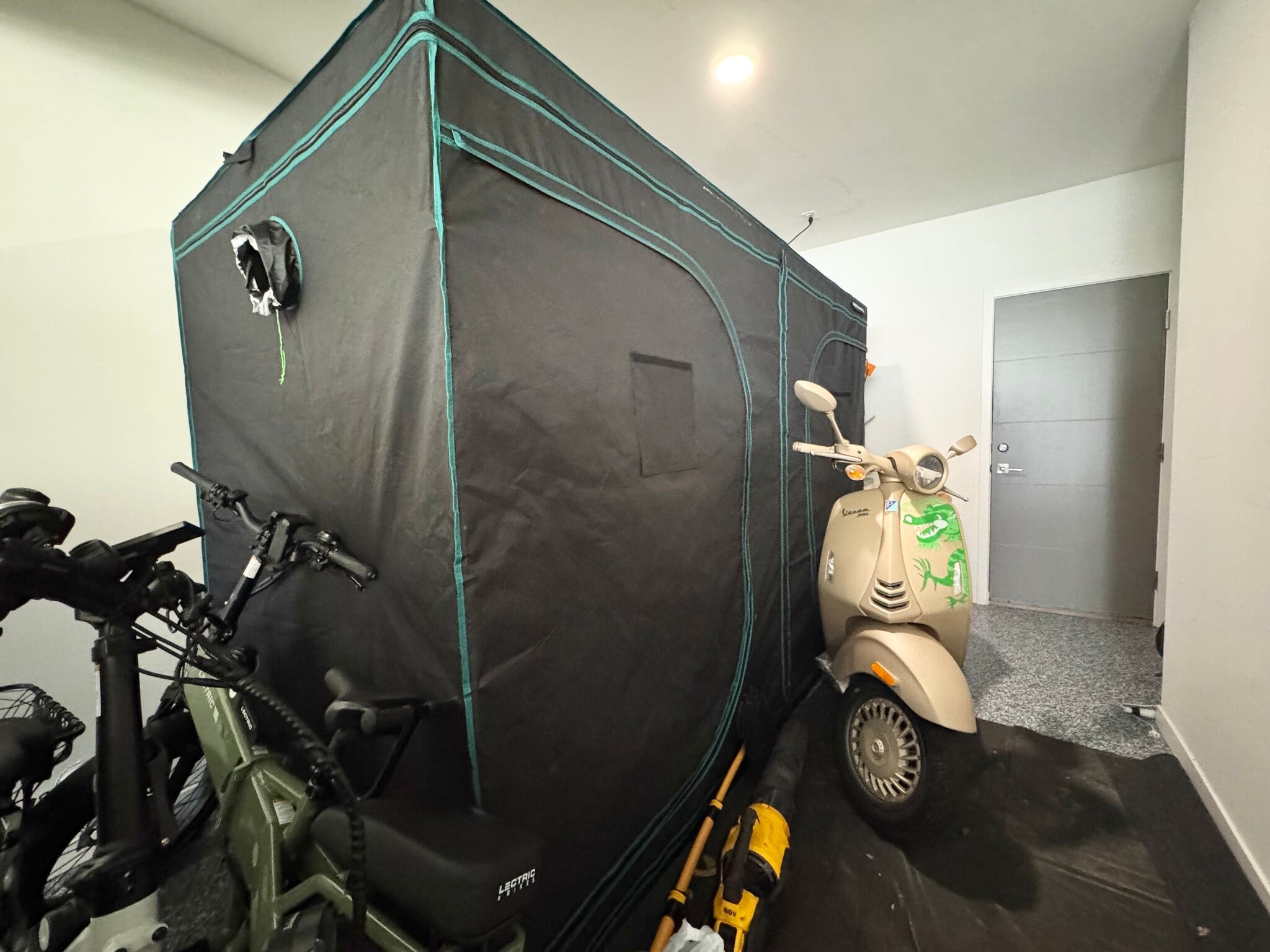 Building Photo - 4732 Mercier St