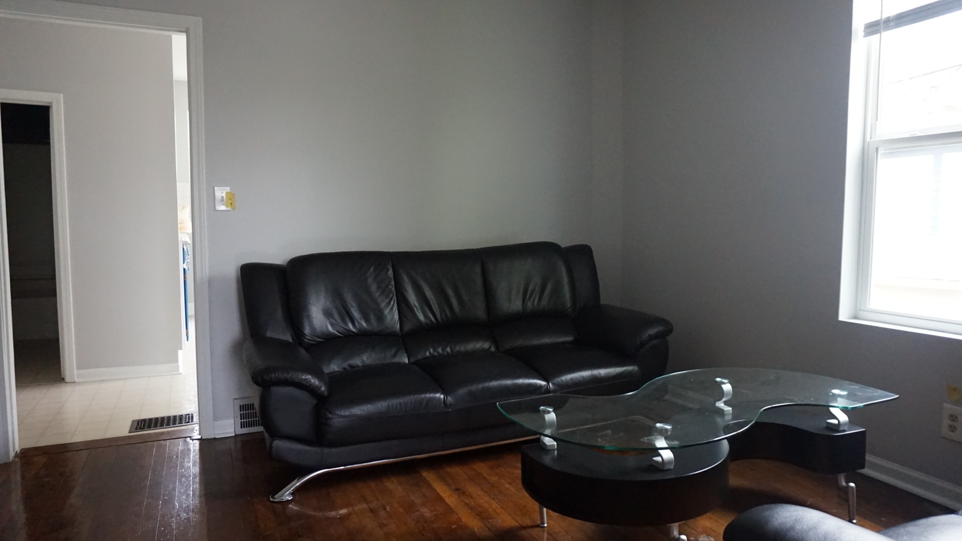 living room - 129 N Main St