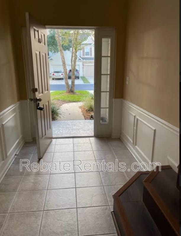 Building Photo - 11043 Castlemain Cir E