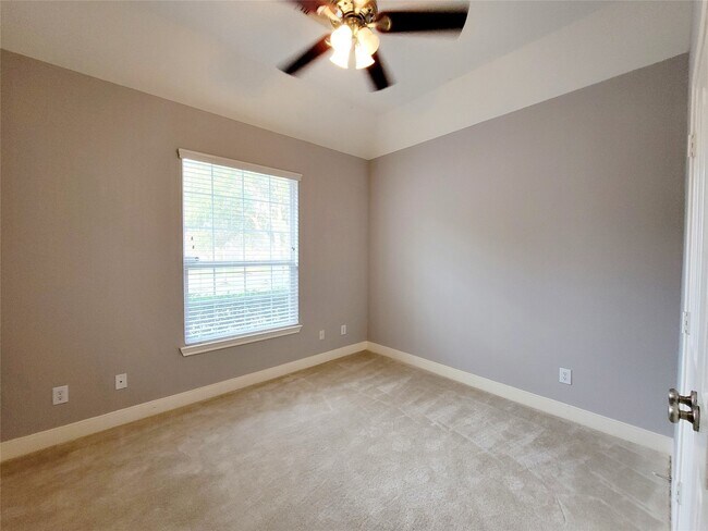 Building Photo - 5227 Riverstone Crossing Dr