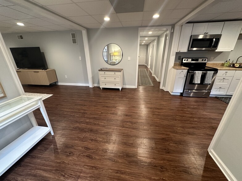 Building Photo - 250 Waterford Way