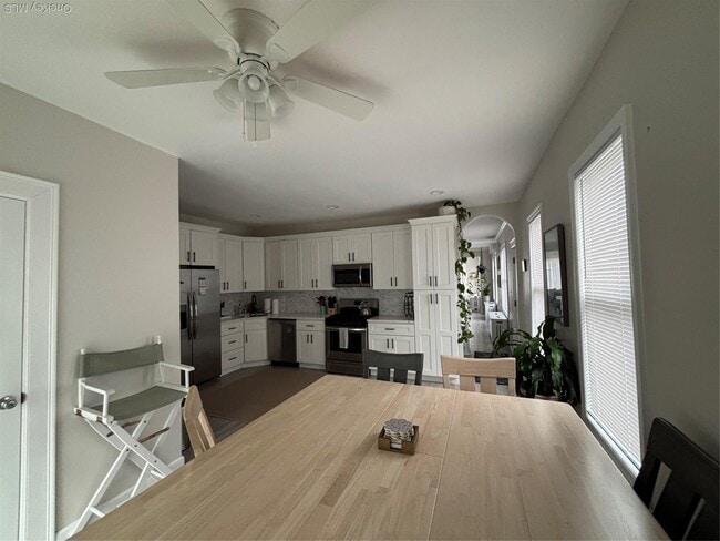 Building Photo - 412 W Hudson St