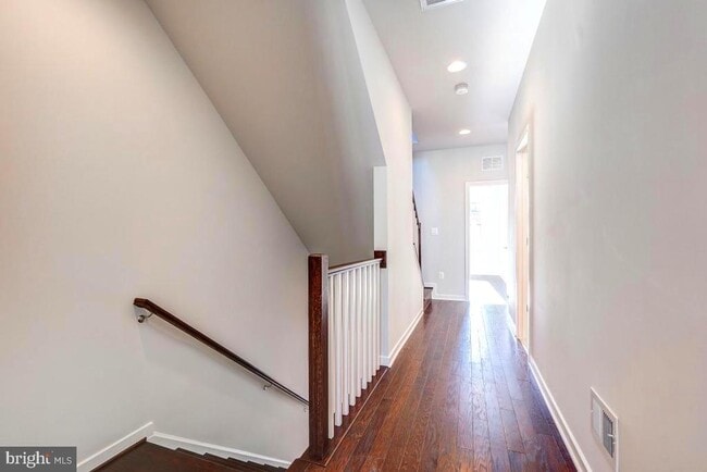 Building Photo - 22954 Sullivans Cove Sq