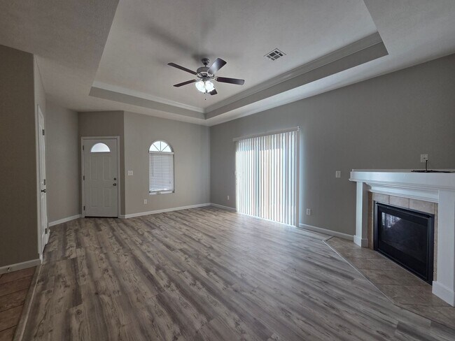 Building Photo - 376 Michaels Court