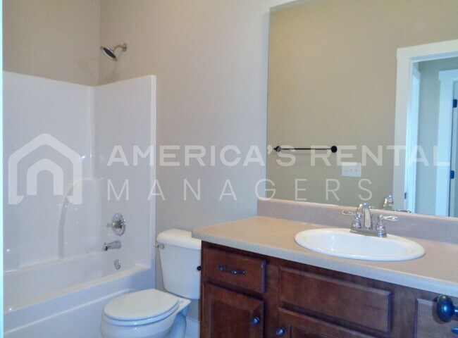 Building Photo - DEPOSIT PENDING!!! Town Home in Gardendale...