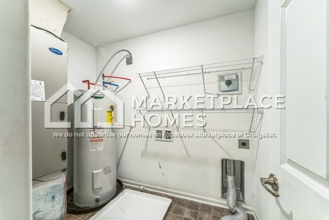 Building Photo - 517 Windsong Dr