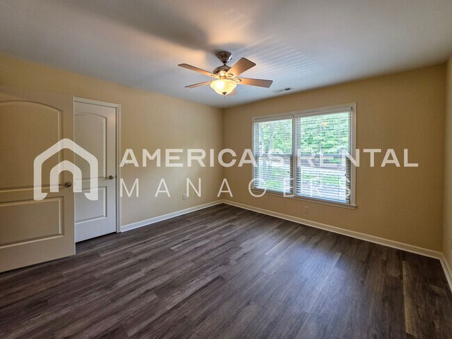 Building Photo - Deposit Pending! - Private Estate Living on Over 3 Acres! Available to view NOW!