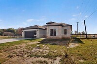 Building Photo - 100 Diamond T Ranch Rd