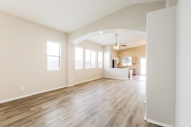 Building Photo - 4001 E Timberline Rd