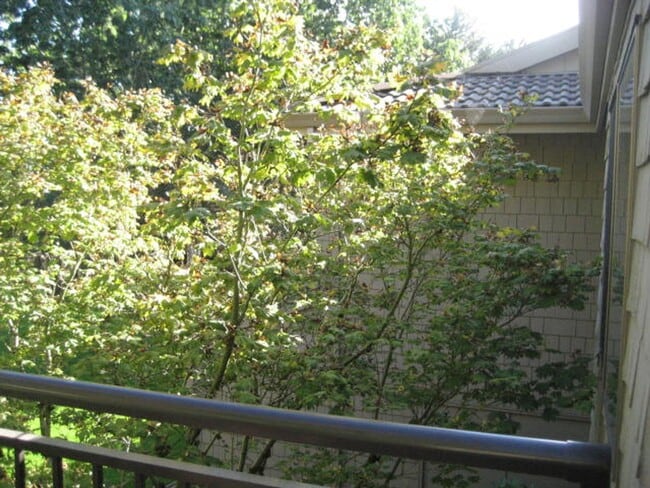 Building Photo - 44 Crestfield Ct