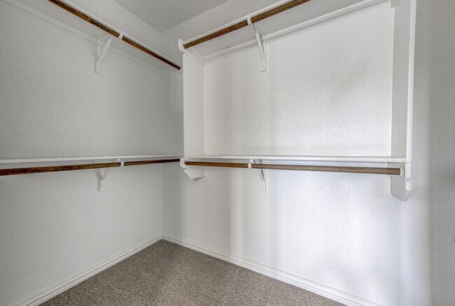 Building Photo - 1400 Middlefield Ct