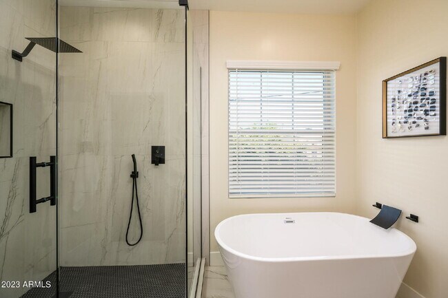 Building Photo - Exclusive Urban Sanctuary—Sophisticated Townhouse in Vibrant Phoenix