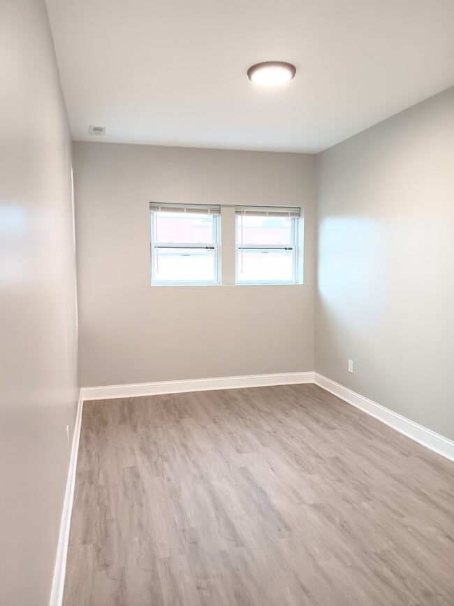 Building Photo - 3721 Main St