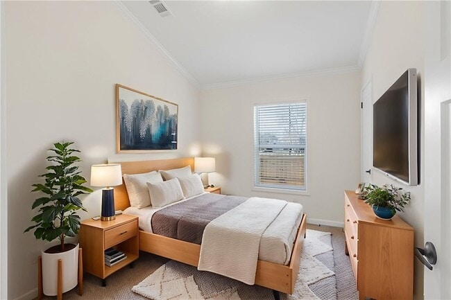 Building Photo - 495 Pleasant St