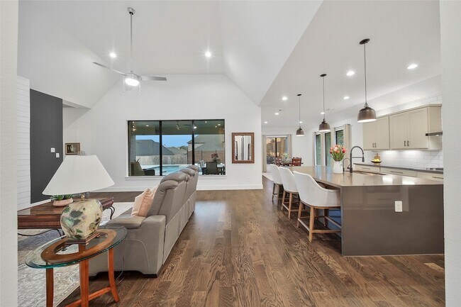 Building Photo - 1015 Oak Briar Ln