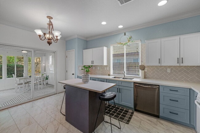 Building Photo - Cozy 3-Bed Sanctuary with 2 Full Baths in Sacramento’s Serene Prairie Dunes