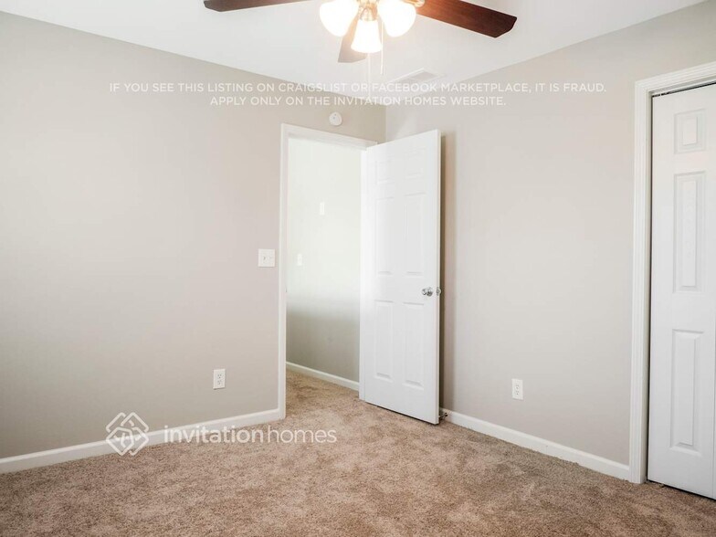 Building Photo - 1119 E Shoreview Rd