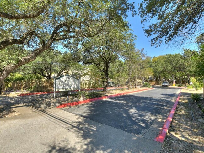 Building Photo - 4902 Duval Rd