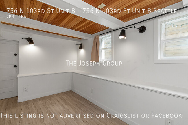 Building Photo - Beautifully updated 2 bed in North Seattle