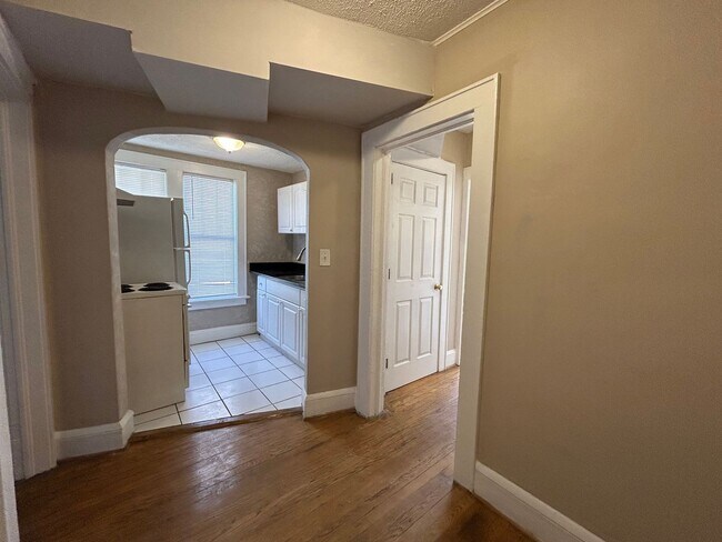 Building Photo - 2623 College St