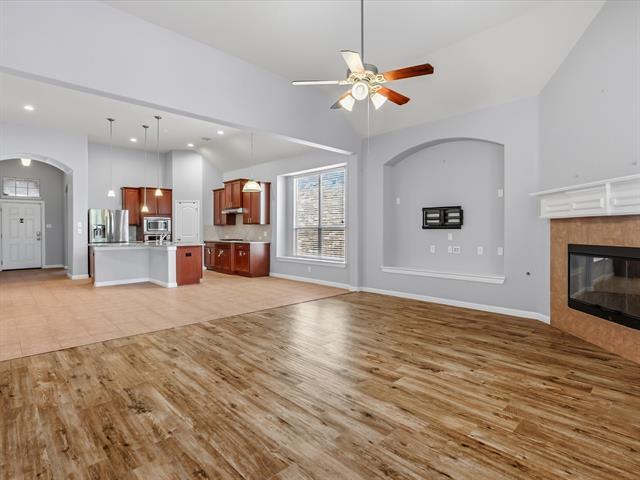 Building Photo - 4114 Lee Hutson Dr