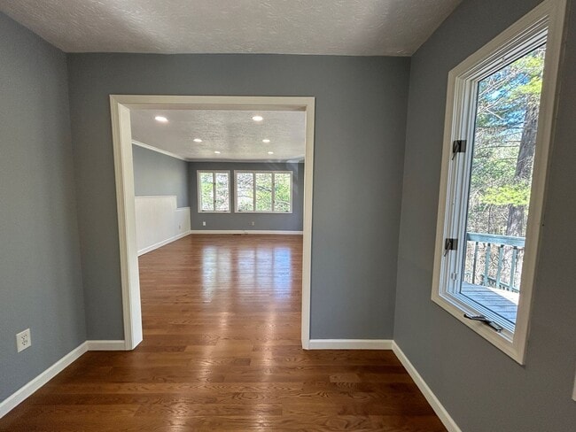 Building Photo - Central AVL - Large Custom Built Home with...