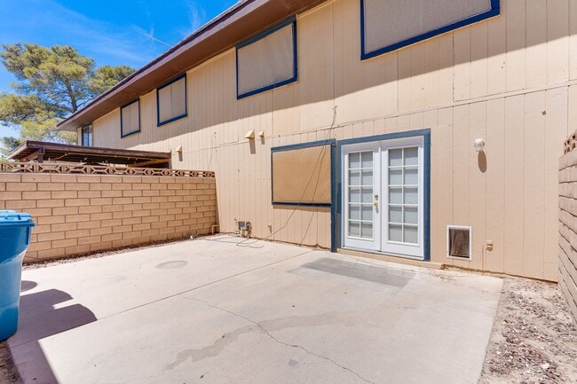 Building Photo - SPACIOUS 3BEDROOM TOWNHOUSE IN 89103 * COMING SOON *