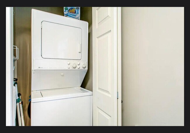 Washer and Dryer - 13713 Wye Lake Blvd SW