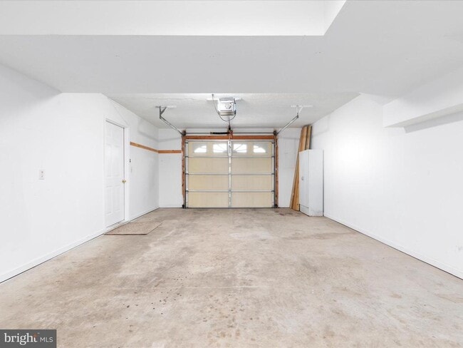 Building Photo - 111 Lighthouse Ln