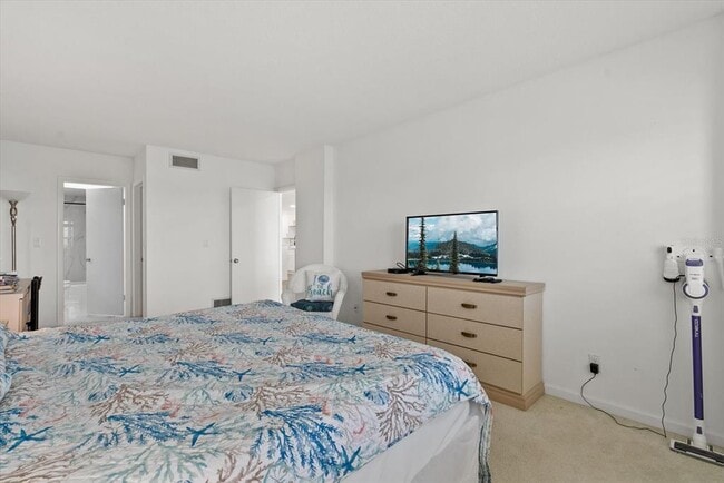 Building Photo - 255 The Esplanade N