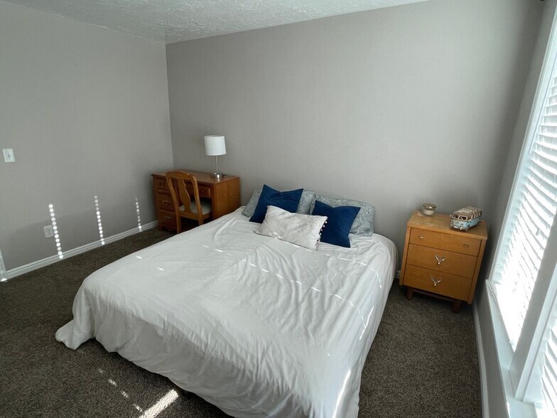 Building Photo - 164 N 300 E