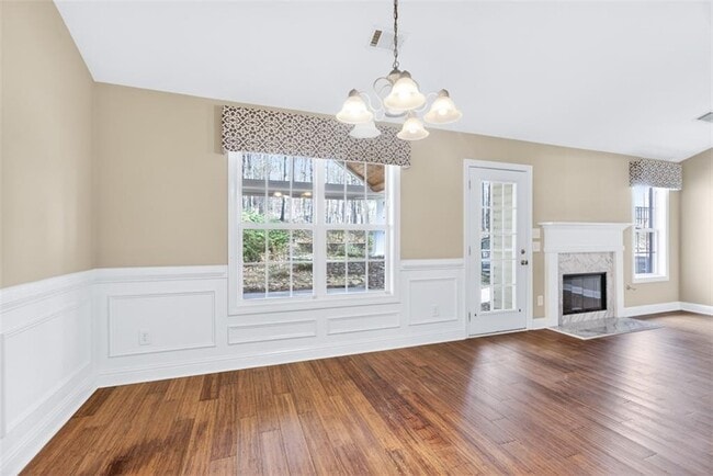 Building Photo - 135 Saltcreek Point NE