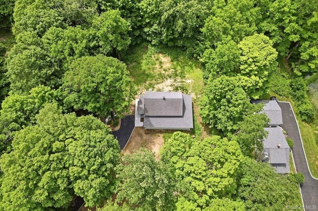 Building Photo - 472 Bullet Hole Rd